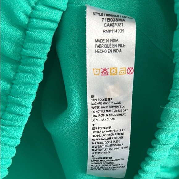 Trendy Emerald Green Relaxed Blouse - Picture 6 of 7